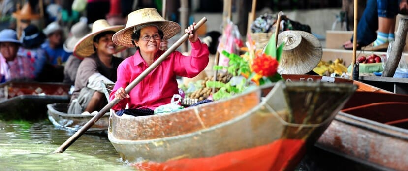 Wat Sai floating market Bangkok