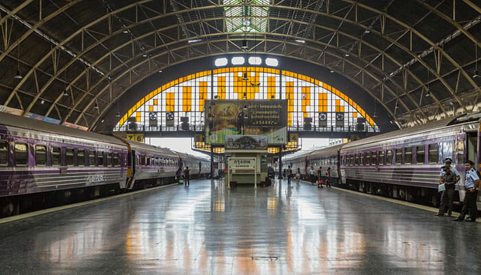 バンコク鉄道駅（フワランポーン）