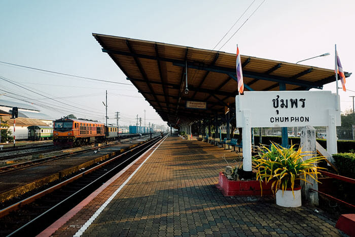 Vom Bahnhof in Chumphon nach Koh Tao