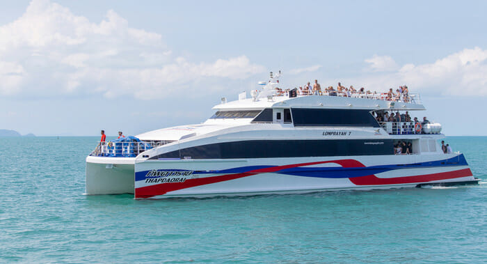 Lomprayah high speed catamaran on its way to Surat Thai to Koh Samui