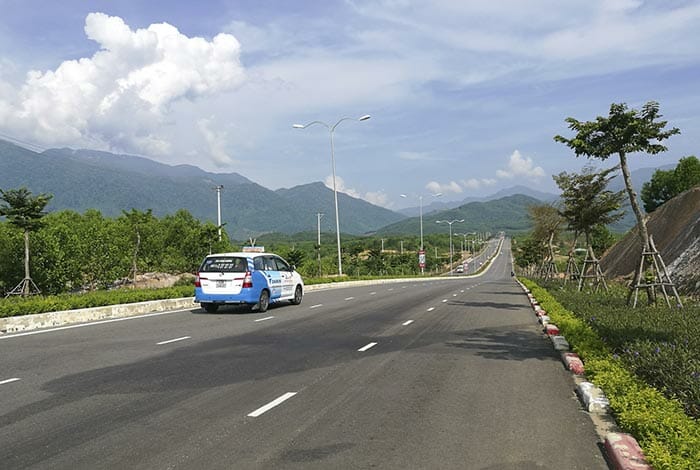 From Da Nang to Hue by Taxi