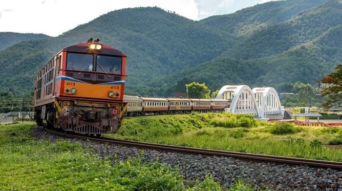 列車でチェンマイからバンコクへ