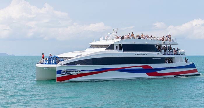 Lomprayah Ferry leaving Koh Samui