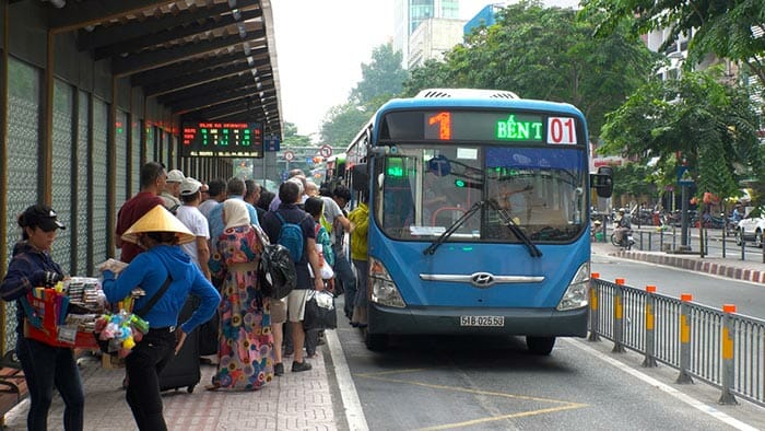 ベトナムのローカルバス