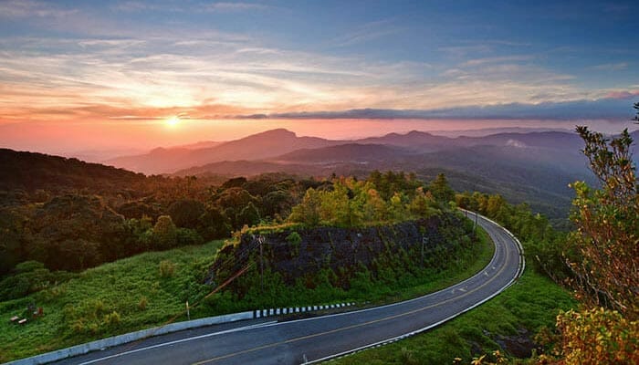 バンコクからチェンライへの旅行選択肢