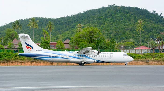 飛行機でクラビからタオ島へ