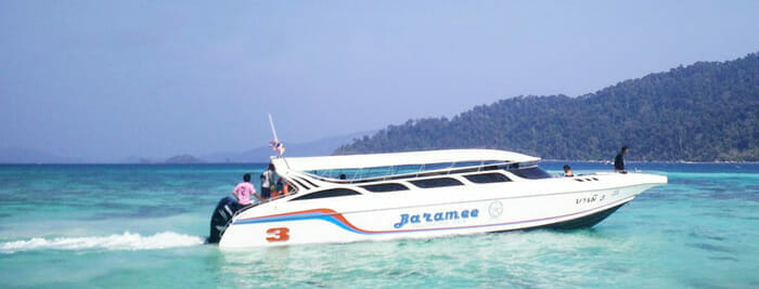 Ein Jolly Travel Speedboat auf dem Weg nach Koh Lipe.