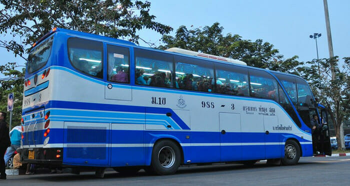 タイのエクスプレスバス