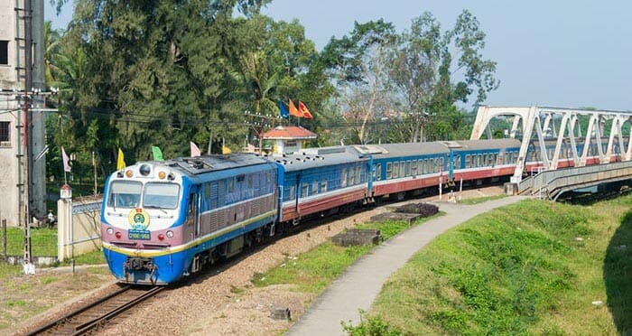 Train from Ninh Binh to Hue