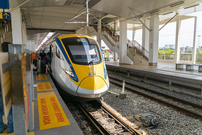 Поезд из Куала-Лумпура на Пинанг