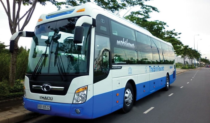 Автобус туристической компании из Дананга в Хойан