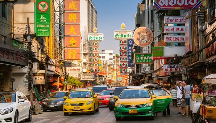방콕에서 수랏타니 택시 혹은 개인 미니밴으로 이동