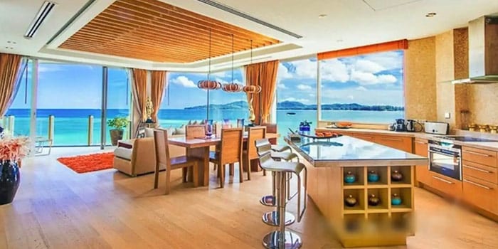 Luxurious 2-bedroom Beachfront Penthouse