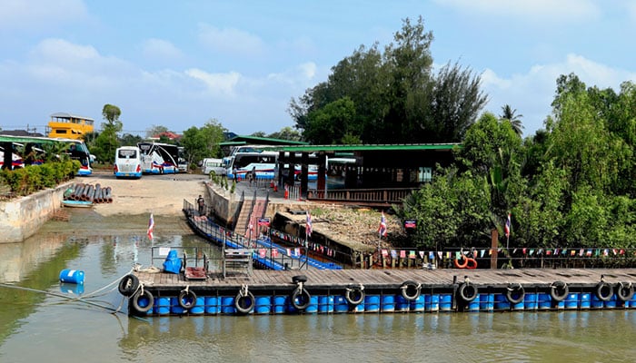 Lomprayah Tapee Pier