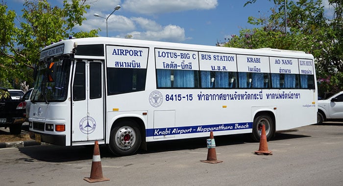 Vom Flughafen in Krabi nach Ao Nang mit dem Bus