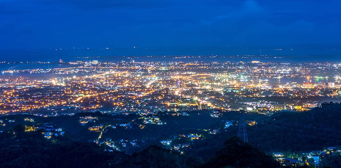 The beautiful bird view of Cebu city from the tops outlook of the Phlippines.