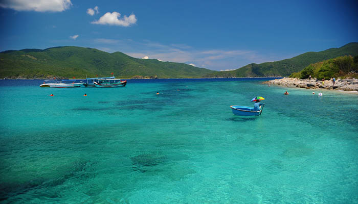 Hon Mun is one of the most poetic islands in the island system of Nha Trang.